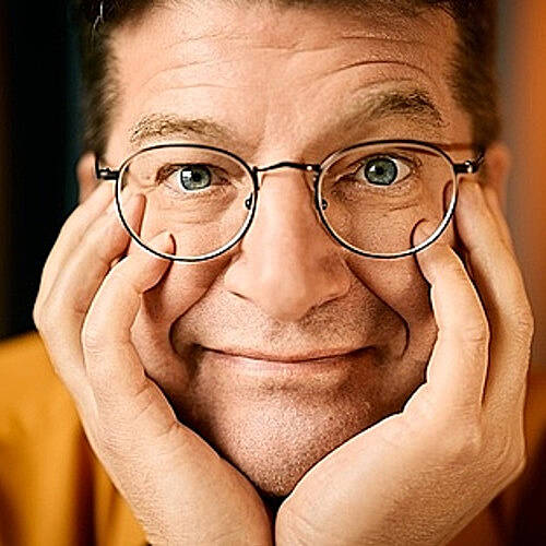 Brückentage in Übergangsjacke